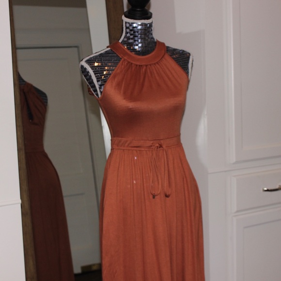 Banana Republic Dresses & Skirts - Banana Republic Halter Sexy Maxi Dress